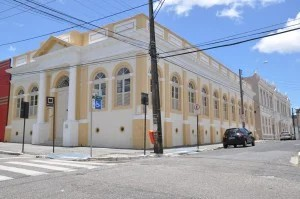 biblioteca pública agora