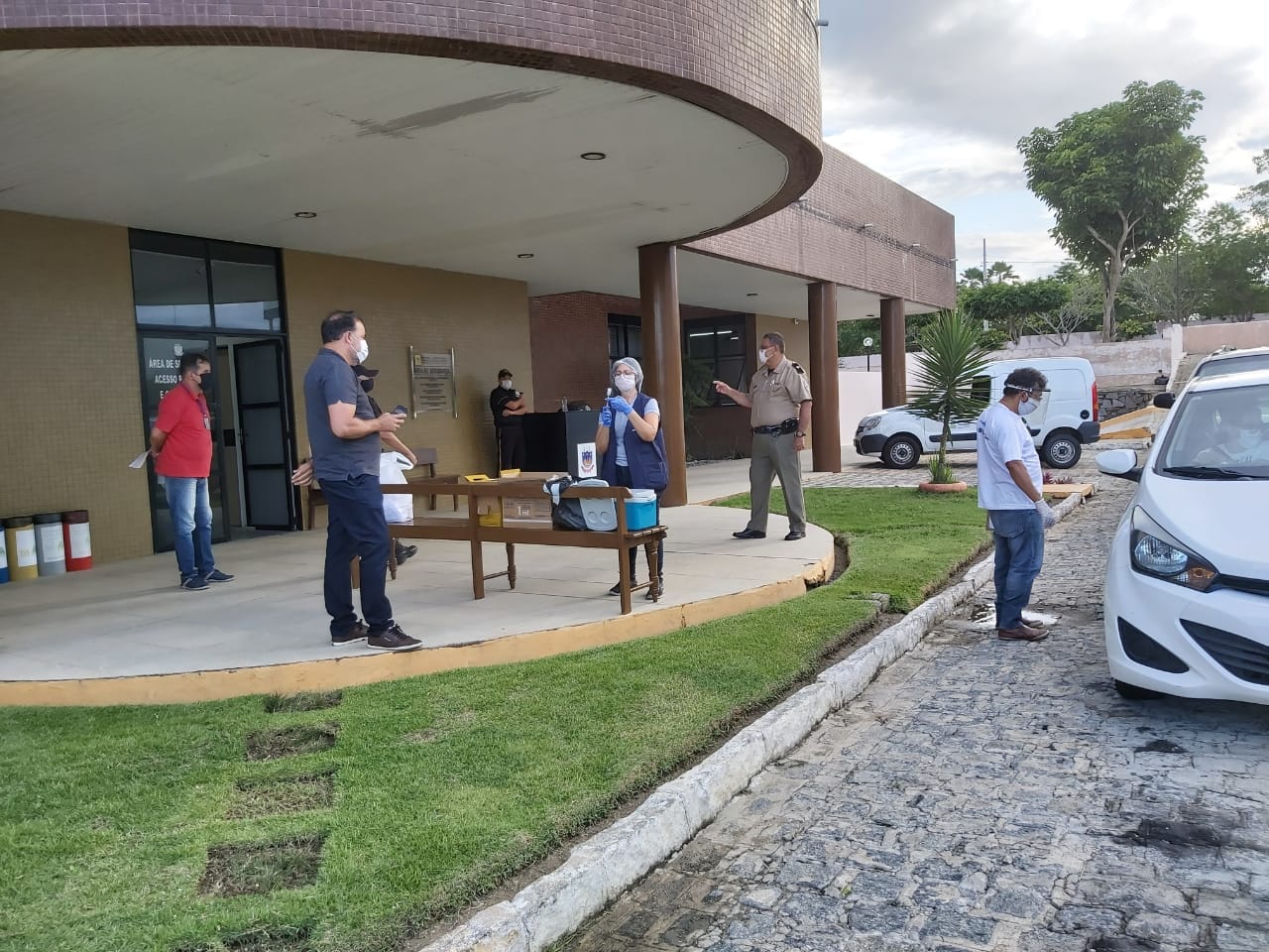 Drive Thru Juizes E Servidores Recebem Vacina Contra H1n1 No Forum Em Campina Grande Tribunal De Justica Da Paraiba