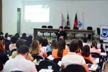 Conselheiros tutelares e representantes das secretarias de Assistência Social participaram do evento