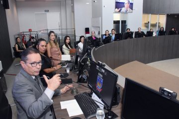 Alunos de Direito conhecem o Pleno do TJPB