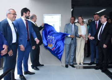 Presidente do TJPB descerra a placa da reforma do Fórum