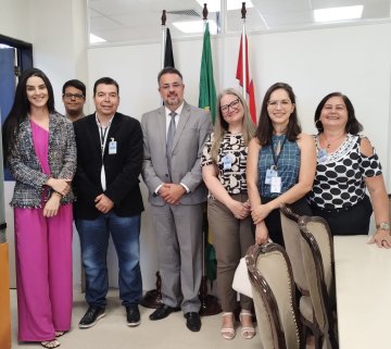 Foto da Reunião no Fórum de Campina sobre o  Escritório Social