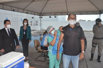 Juízes e servidores da Comarca da Capital começam a ser vacinados contra o vírus Influenza H1N1 / Fotos: Ednaldo Araújo