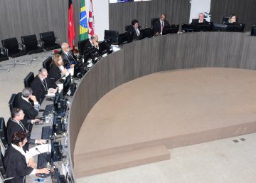 Imagens da sessão do Pleno