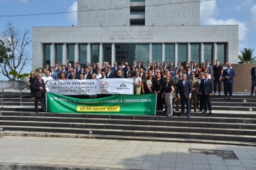 Ato público pelo veto do Projeto de Lei de Abuso de Autoridade reúne magistrados, promotores e polícias / Fotos: Ednaldo Araújo