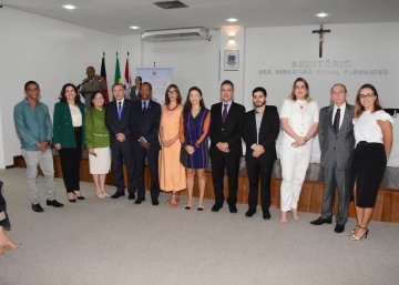 Integrantes das Comissões com os desembargadores João Benedito, Carlos Beltrão e o Diretor da Esma Ricardo Vital 