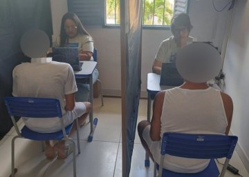 Reeducandos sendo entrevistados pelos membros das comissões