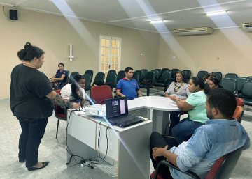 Conciliadores indígenas em audiência de conciliação