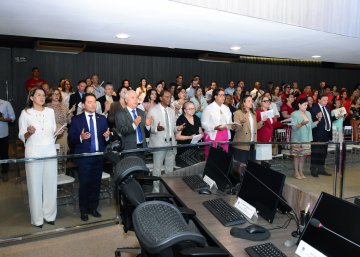 Desembargadores, juízes, servidores e colaboradores acompanharam a celebração 