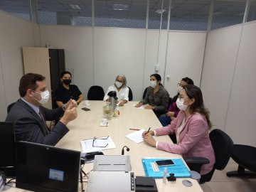 Corregedor Fábio Araújo dialoga na 8ª Vara Cível