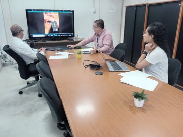 Reunião sobre ajustes e melhorias do sistema visit 