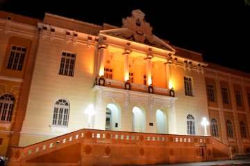 Palácio da Justiça: não à violência contra a mulher 