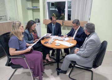 Foto da reuniã dos organizadores do congresso