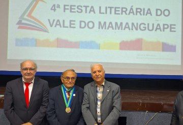 Desembargador Marcos Cavalcanti (D) no lançamento