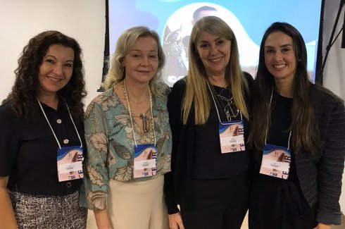 Juíza Lua (D) com outras participantes do Encontro em Santa Catarina 